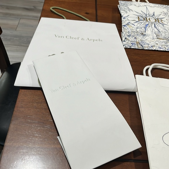 Designer paper bags assortment - Picture 3 of 9